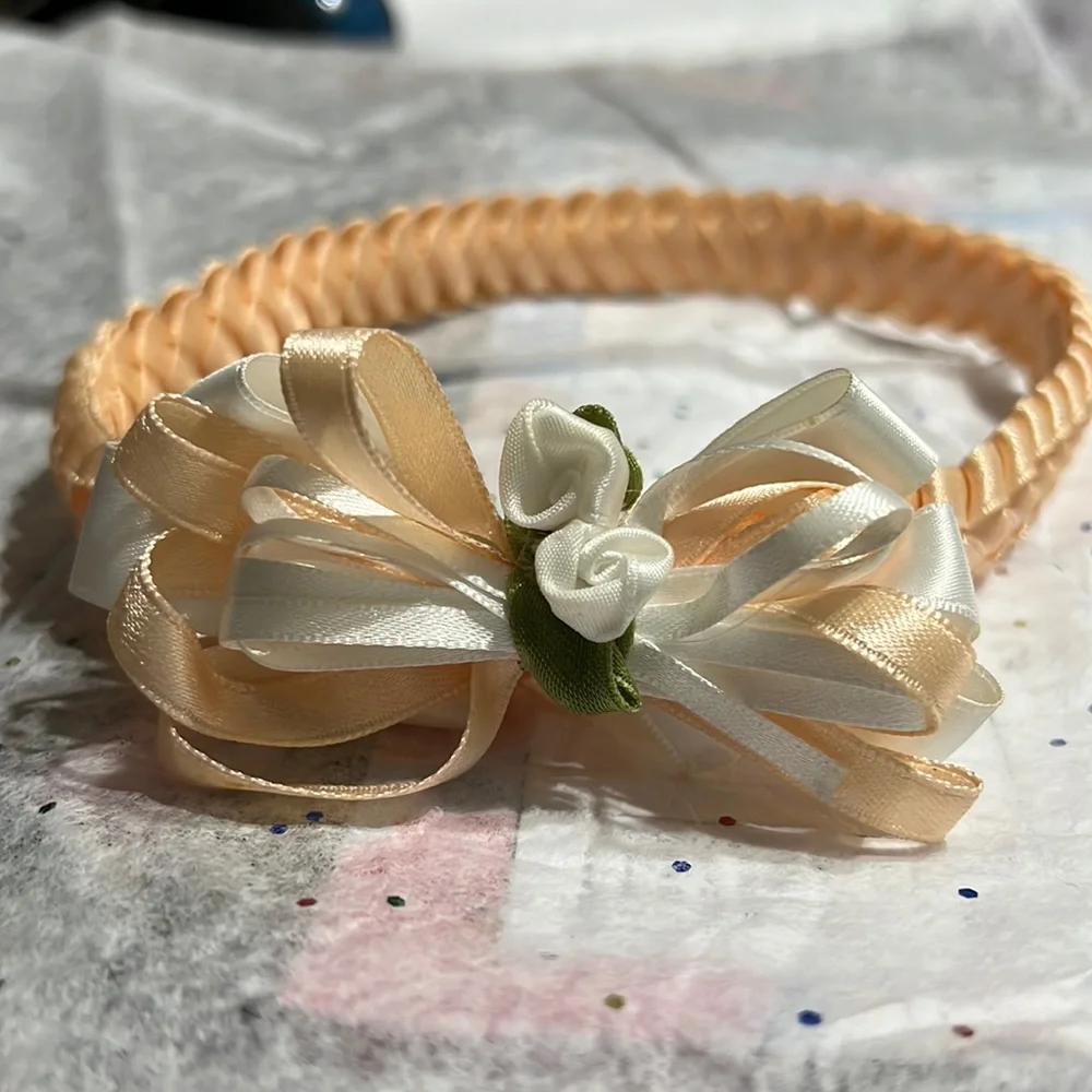 HANDMADE Peach and white headband